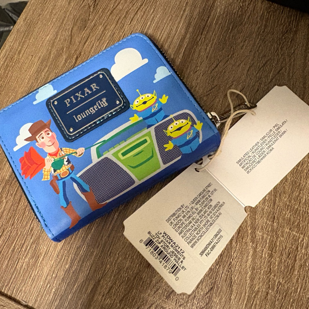 🔥Loungefly Disney-Pixar Toy Story Jessie and Buzz Lightyear Zip Around Wallet